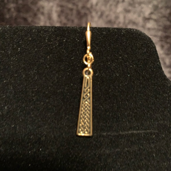 Celtic Knot Earrings, newly made, never worn. - Picture 2 of 2